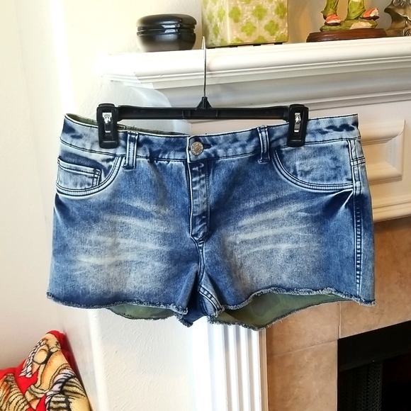 Flip Side Reversible Shorts NWOT - Picture 1 of 5
